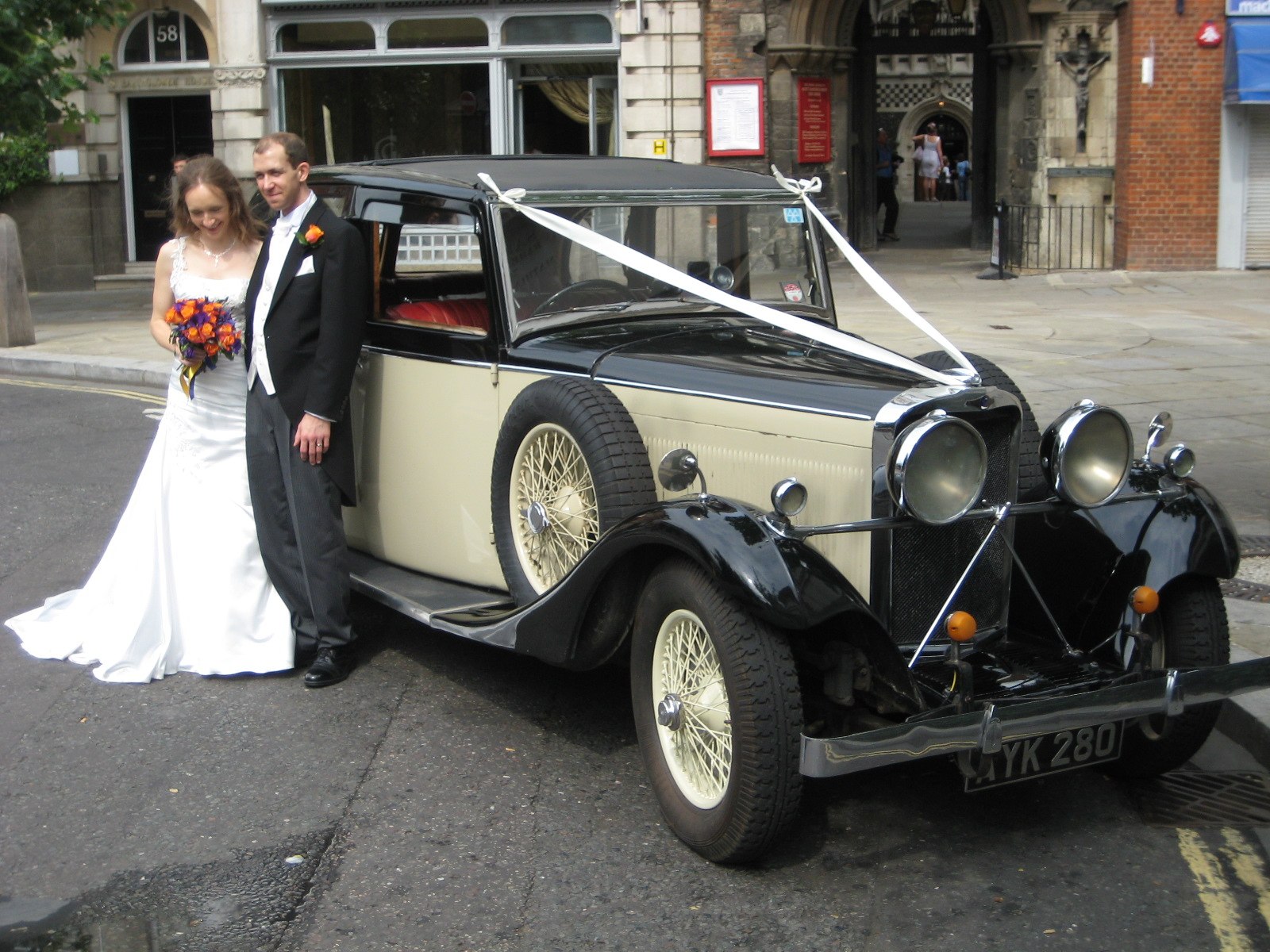 Wedding Photos : Clementine Vintage Cars